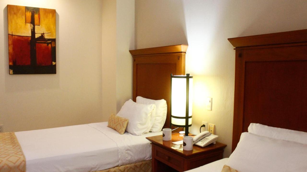Hotel Magno Tepatitlan Экстерьер фото