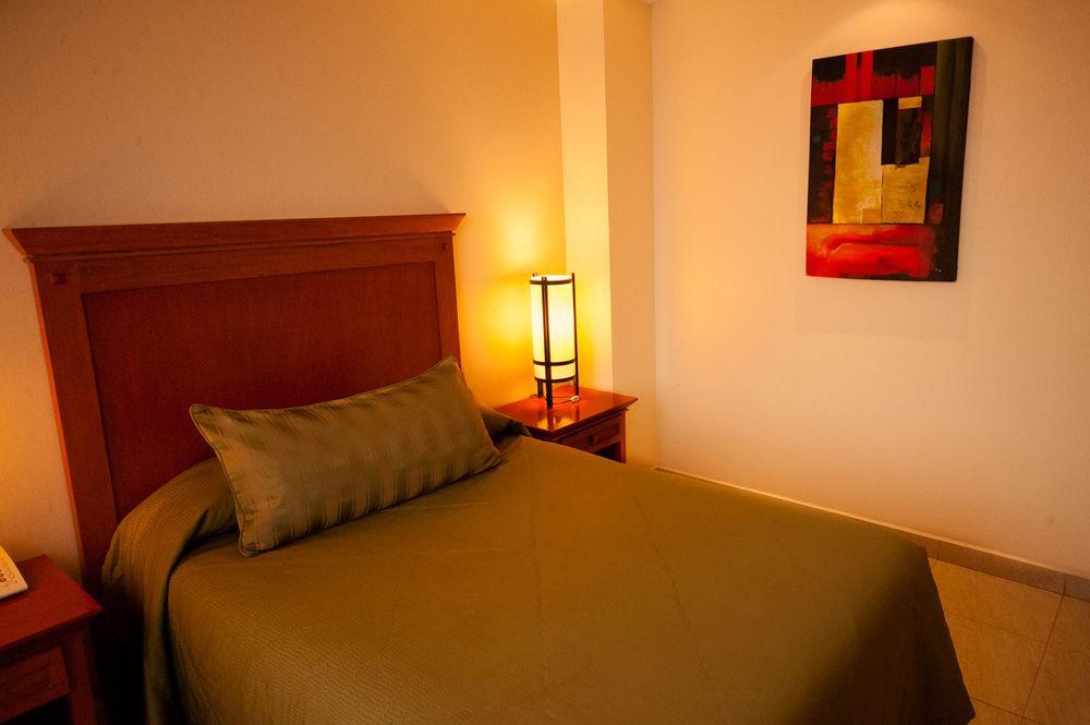 Hotel Magno Tepatitlan Экстерьер фото